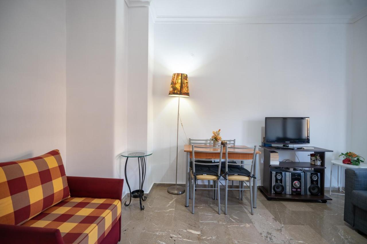 Dimotiko Theatro Metro St. 1 Bedroom 4 Pers. Flat Pireu Exterior foto