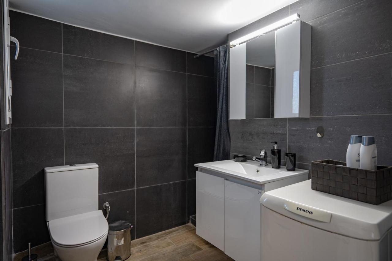 Dimotiko Theatro Metro St. 1 Bedroom 4 Pers. Flat Pireu Exterior foto